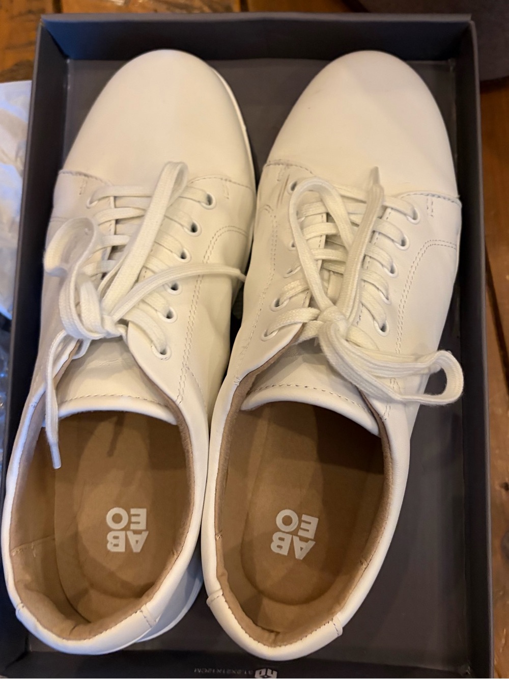 ABEO encore White Leather Lace-Up Sneakers